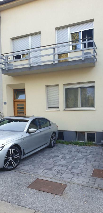 Parkview Apartment In Zagreb'S Favorite Neighborhood Exterior foto